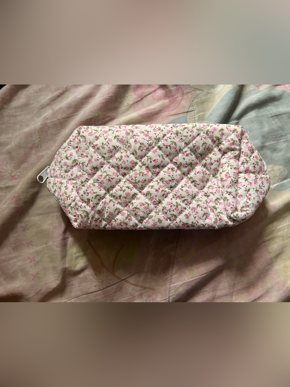 SHEIN Quilted Floral Makeup Pouch - Pink & White